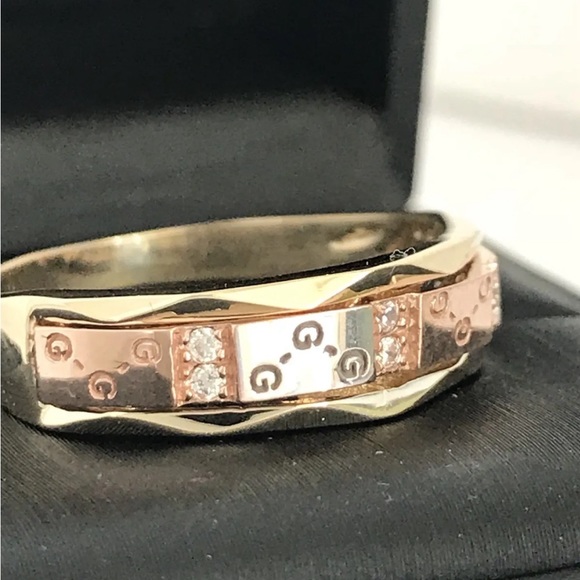 14K Solid yellow and white gold Band ring - Picture 6 of 7